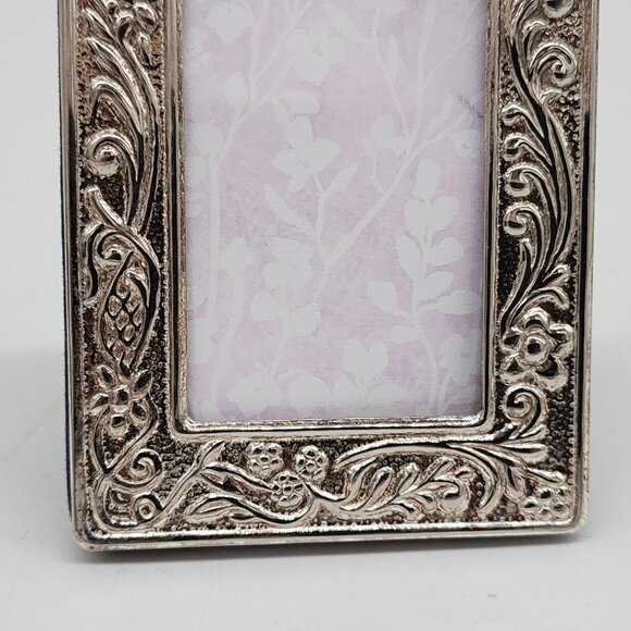 Ornate Silver Plate Miniature Picture Frame With Floral Design 1.5"x2" - Picture 3 of 10